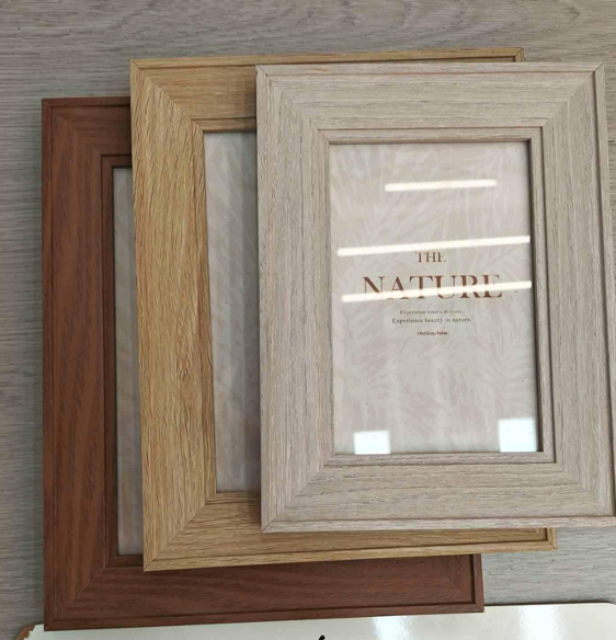 **Marco de fotos de madera – Acabados en madera natural, clara y oscura (CA026-1)