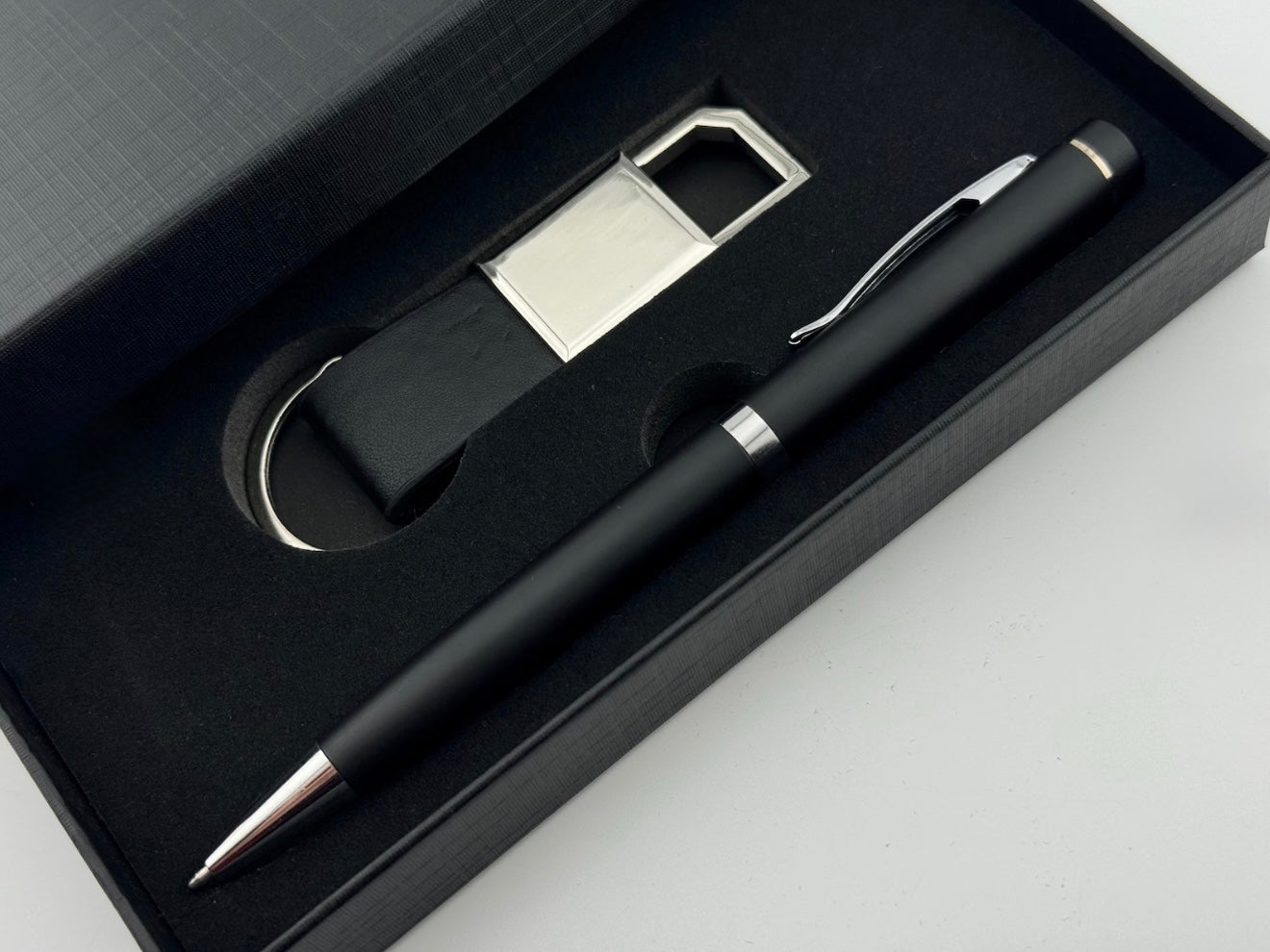 Luxury Pen & Keychain Gift Set – Customizable, Perfect Gift for Men
