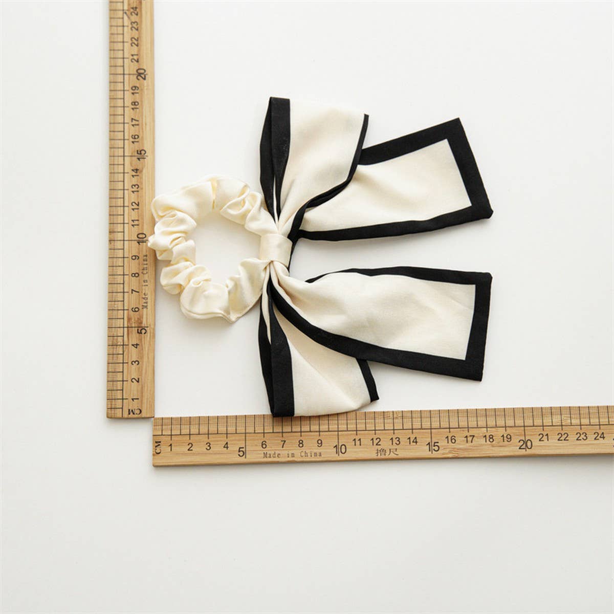 Elegant Bow Scrunchie with Ribbon 🎀