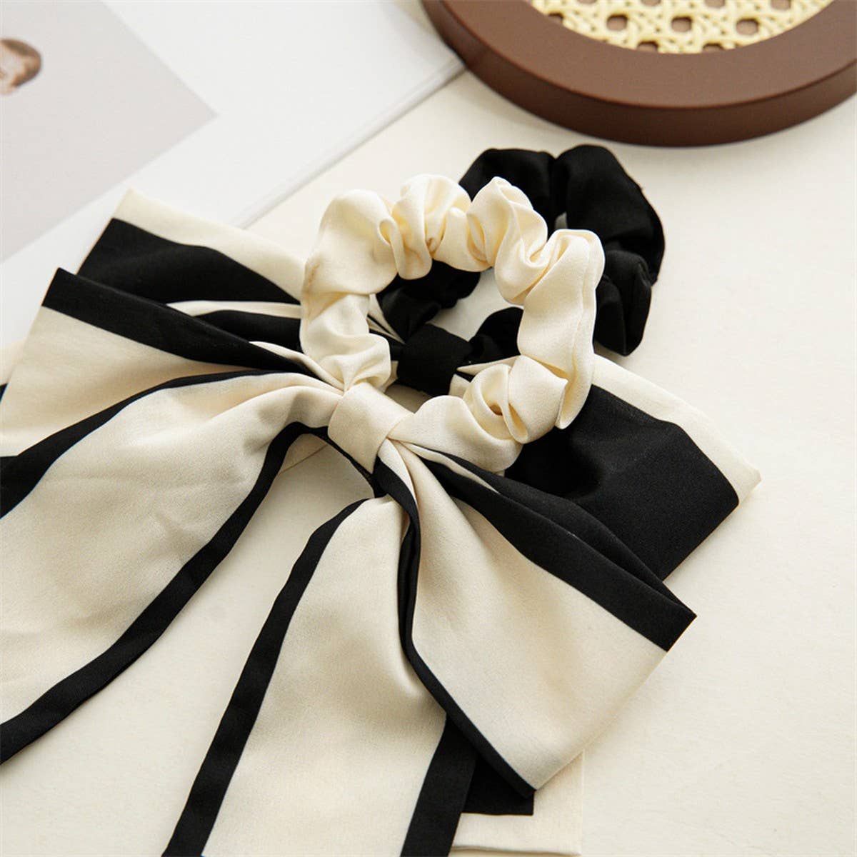 Elegant Bow Scrunchie with Ribbon 🎀