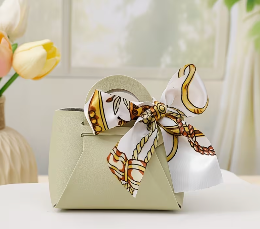 Mini bolso de mano con asa y pañuelo – Piel sintética – CA068