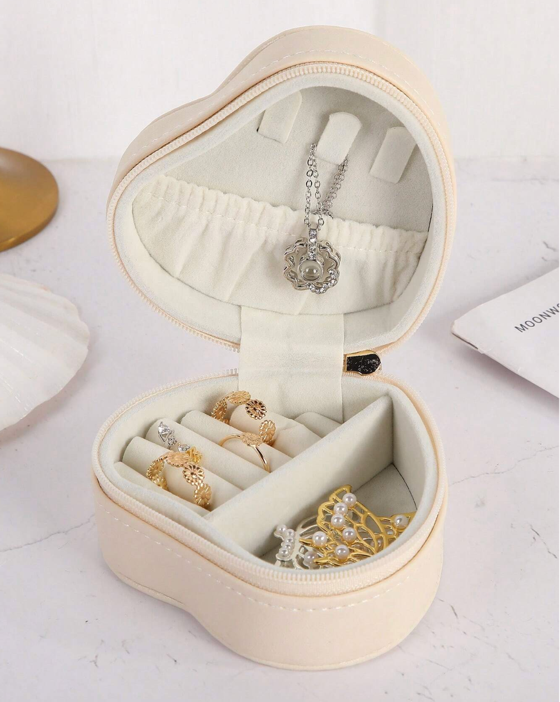 Heart-Shaped Travel Jewelry Box with zipper💕 CA724