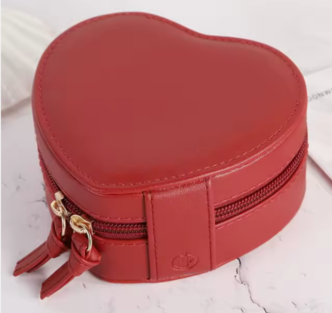 Heart-Shaped Travel Jewelry Box with zipper💕 CA724