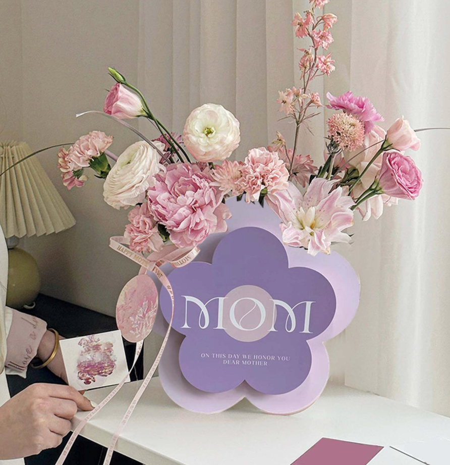 “MOM” Flower Gift Box – Floral Shape 💐 CA501