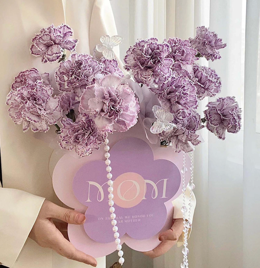 “MOM” Flower Gift Box – Floral Shape 💐 CA501