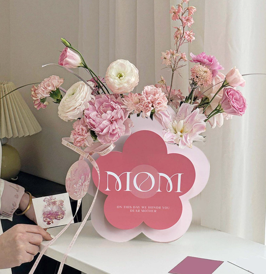 “MOM” Flower Gift Box – Floral Shape 💐 CA501