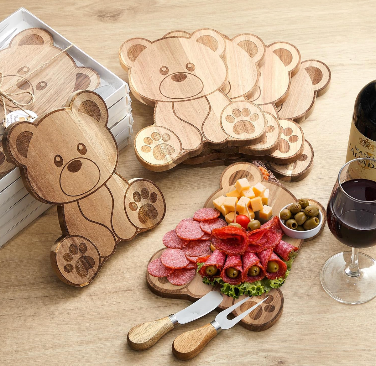 Bear-shaped cheese board