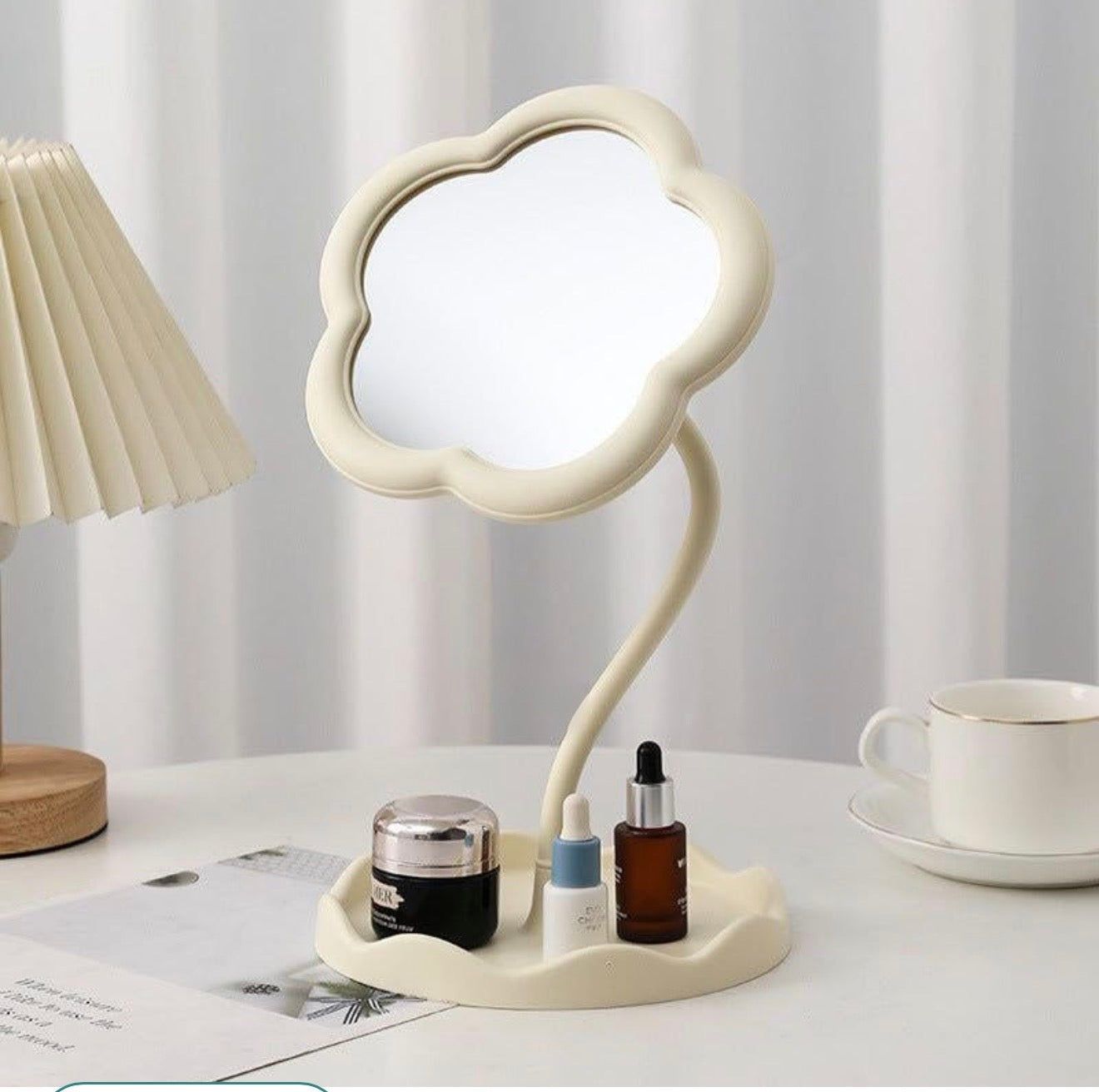 Espejo de tocador con forma de flor y bandeja Ref:1040