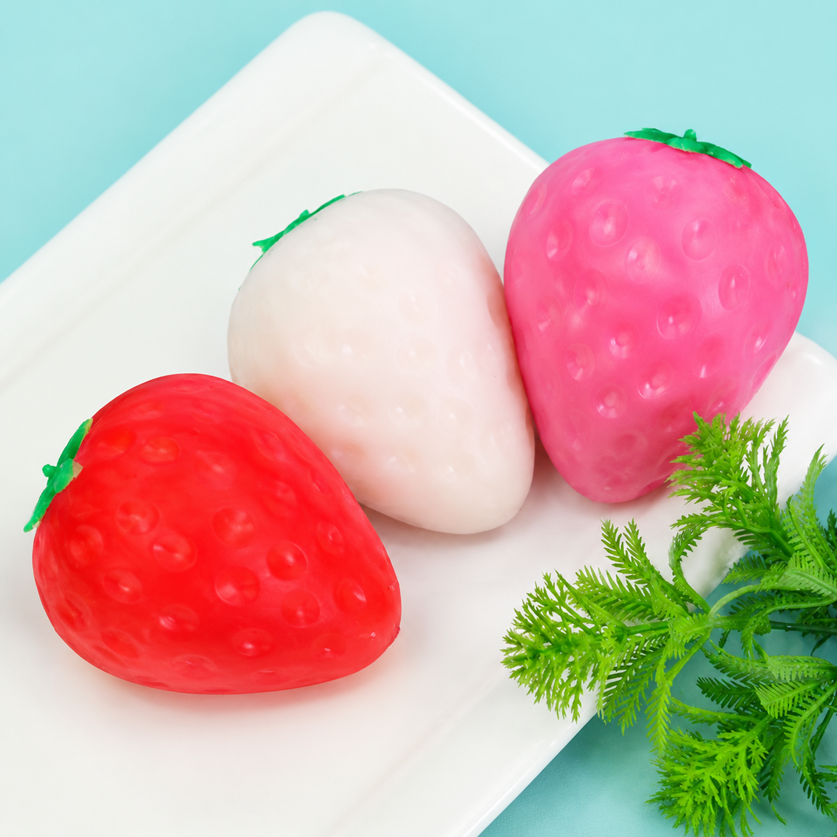 Sunlight Color-Changing Strawberry Squishy Toy
