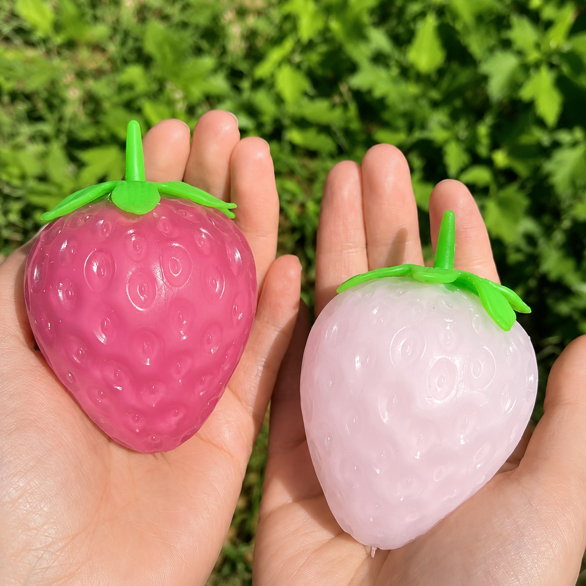 Sunlight Color-Changing Strawberry Squishy Toy