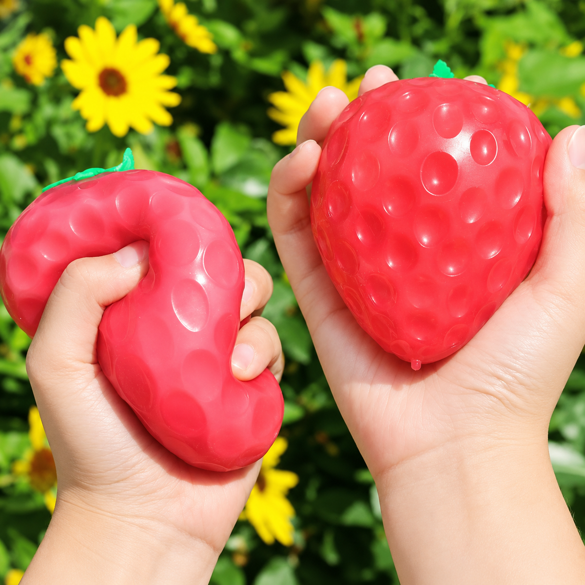 Sunlight Color-Changing Strawberry Squishy Toy
